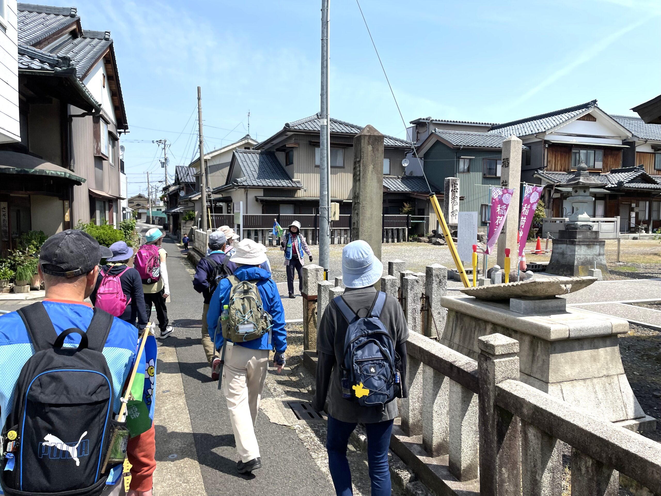 越前稲荷神社前にて